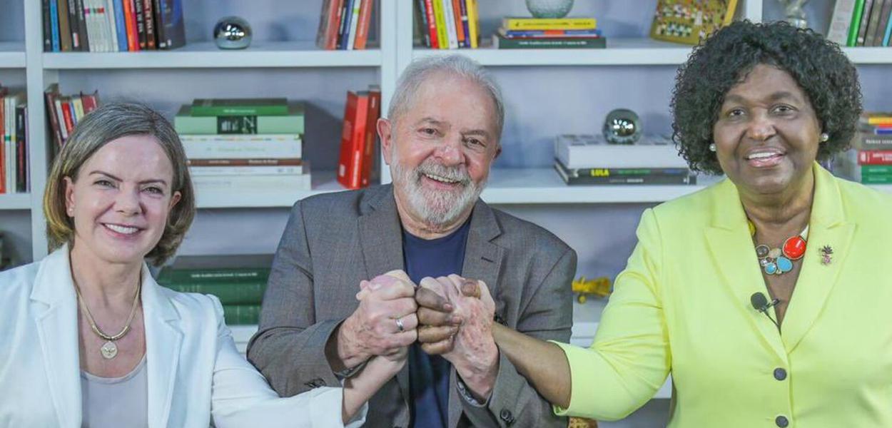 Lula com Gleisi Hoffmann e Benedita da Silva em encontros com envangélicos