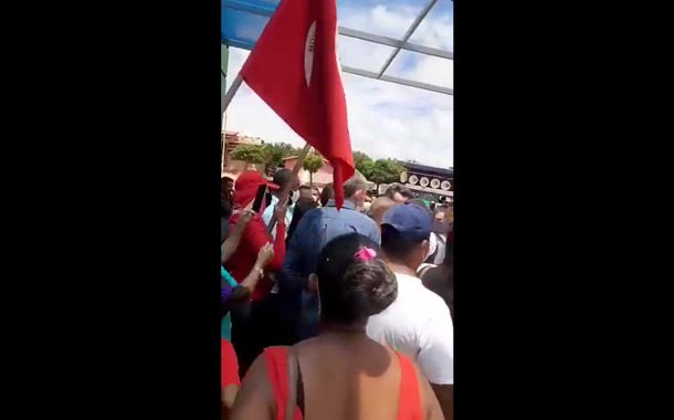Ciro Nogueira é alvo de protestos no interior do Piauí