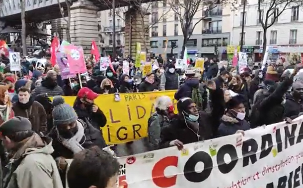Manifestantes vão às ruas de Paris contra a candidatura de Éric Zemmour