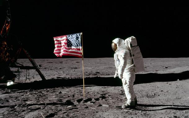 Astronauta Neil Armstrong na Lua