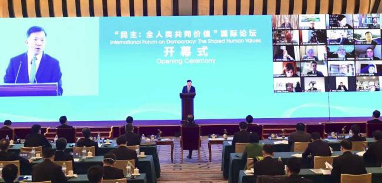 Presidente do Grupo de Mídia da China,  Shen Haixiong