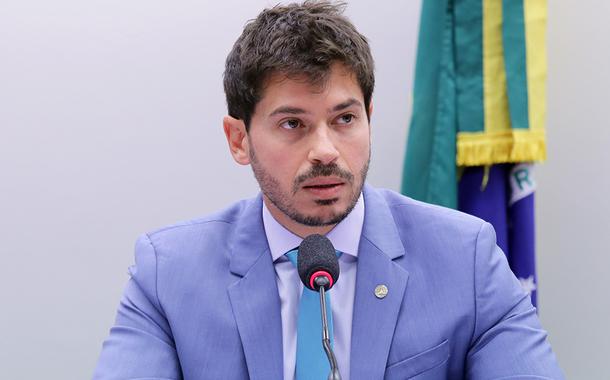 Júnior Bozzella