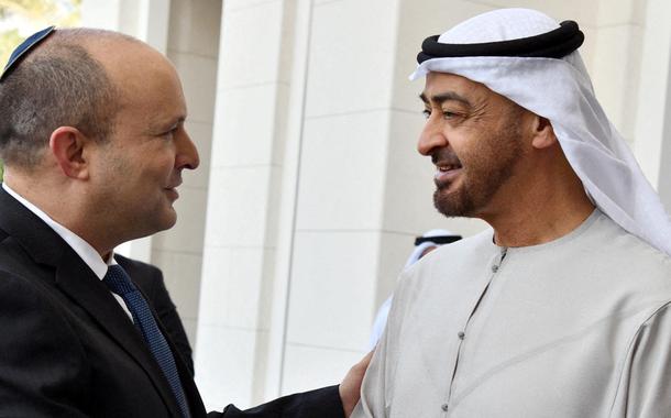 Premiê de Israel, Naftali Bennett, se encontra com o príncipe herdeiro de Abu Dhabi, xeique Mohammed bin Zayed al-Nahyan, em palácio de Abu Dhabi