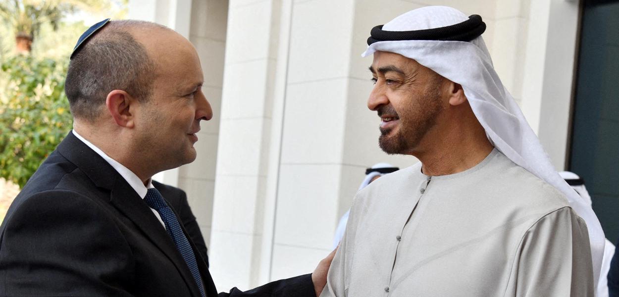 Premiê de Israel, Naftali Bennett, se encontra com o príncipe herdeiro de Abu Dhabi, xeique Mohammed bin Zayed al-Nahyan, em palácio de Abu Dhabi
