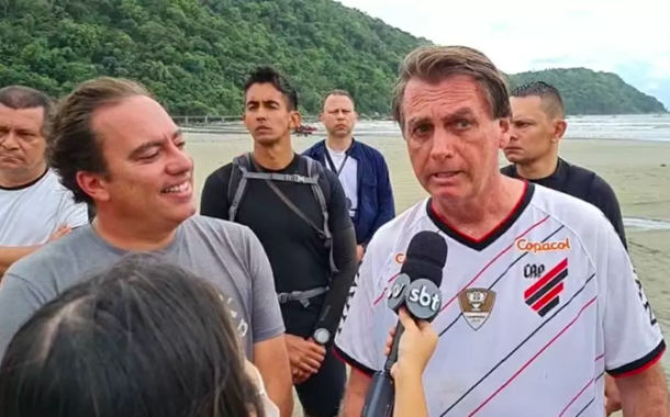 Bolsonaro deu entrevista ao lado do presidente da Caixa