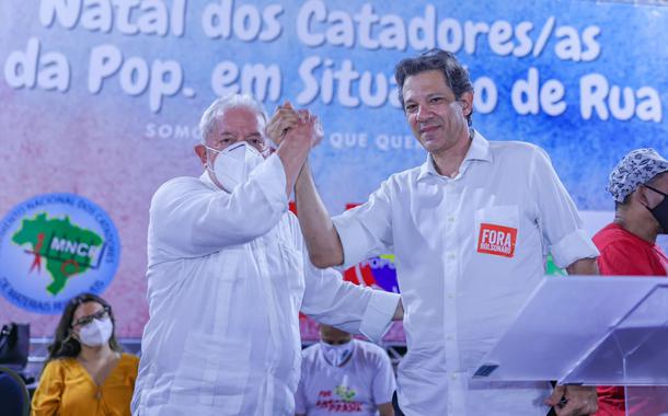 Lula e Haddad durante Natal com Catadores