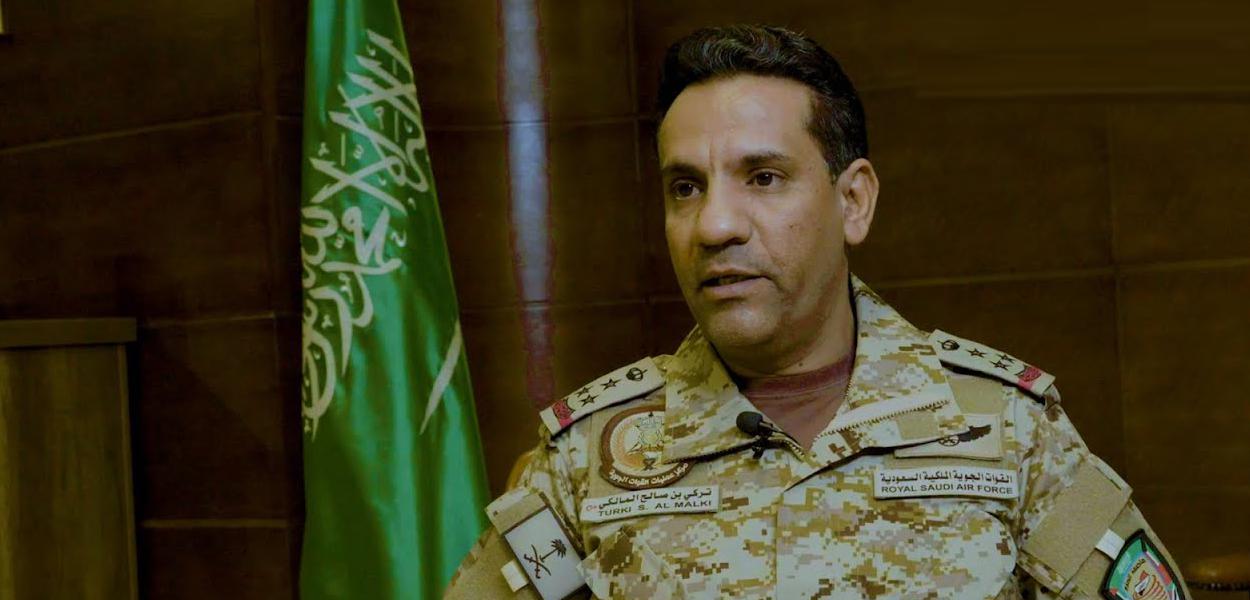 O porta-voz da coalizão árabe, Brig. General Turki Al-Maliki