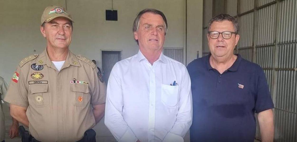 Deputado federal Coronel Armando (à dir.) com Jair Bolsonaro