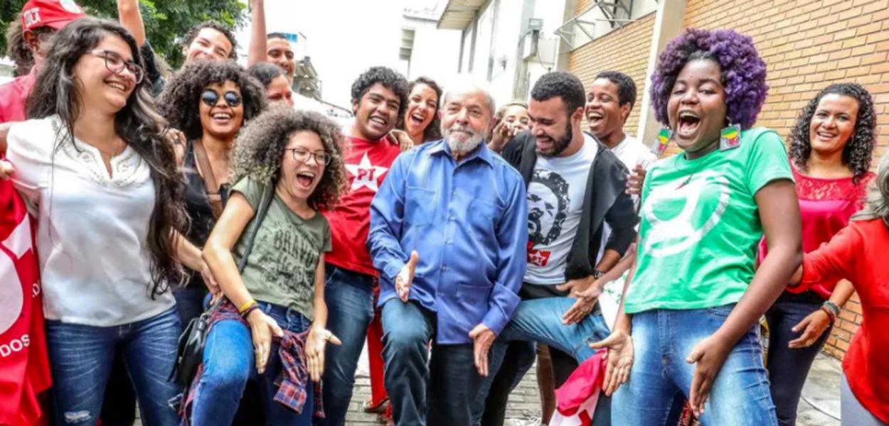 Lula na Bahia com jovens