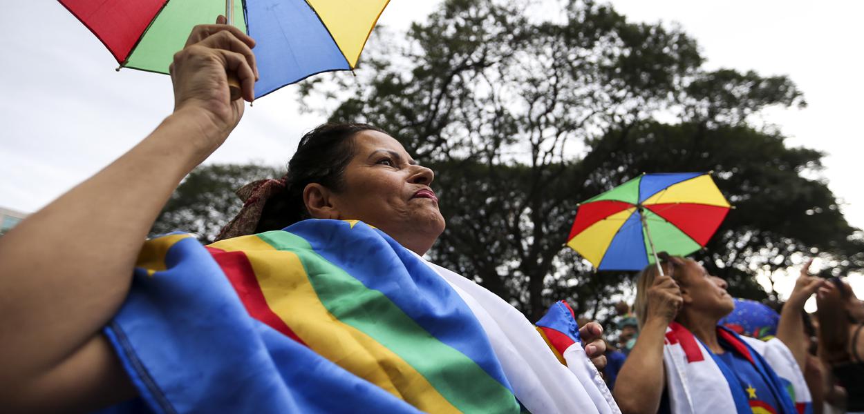 O tradicional bloco Galinho de Brasília embala os foliões