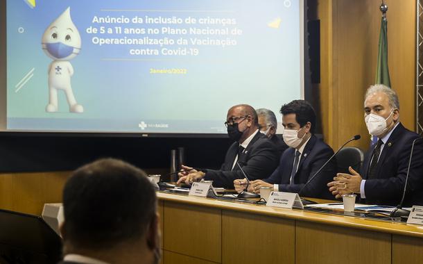 O ministro da Saúde, Marcelo Queiroga, fala sobre a inclusão de crianças de 5 a 11 anos no Plano Nacional de Operacionalização da Vacinação Contra a Covid-19.