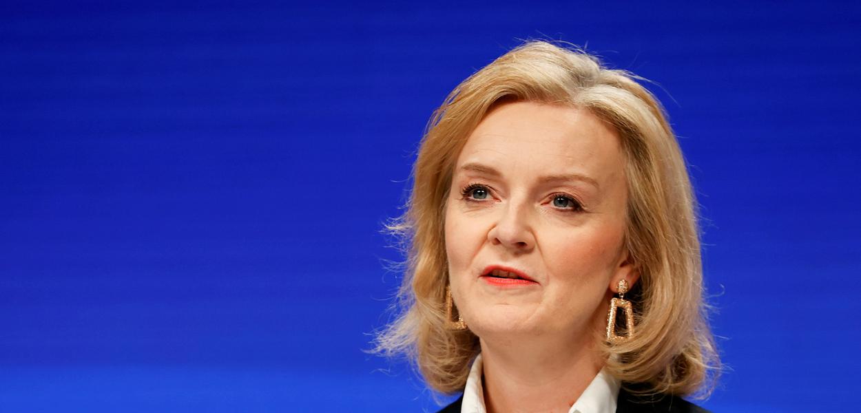 FILE PHOTO: Britain's Foreign Secretary Liz Truss speaks during the annual Conservative Party conference, in Manchester, Britain, October 3, 2021. REUTERS/Phil Noble/File Photo