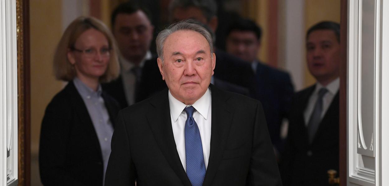 FILE PHOTO: Kazakh former President Nursultan Nazarbayev attends a meeting with Russian President Vladimir Putin in Moscow, Russia March 10, 2020. Picture taken March 10, 2020. Sputnik/Alexei Nikolsky/Kremlin via REUTERS/File Photo