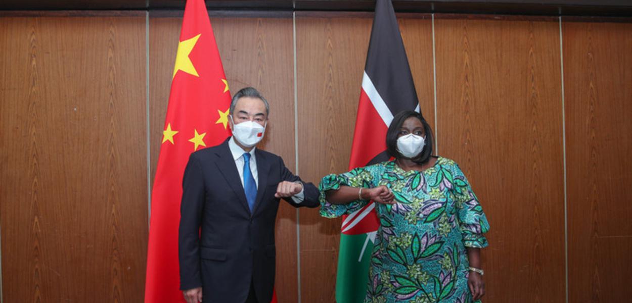 (220106) -- MOMBASA (KENYA), Jan. 6, 2022 (Xinhua) -- Chinese State Councilor and Foreign Minister Wang Yi (L) meets with Kenya's Cabinet Secretary for Foreign Affairs Raychelle Omamo in Mombasa, Kenya, on Jan. 6, 2022. (Xinhua/Long Lei)