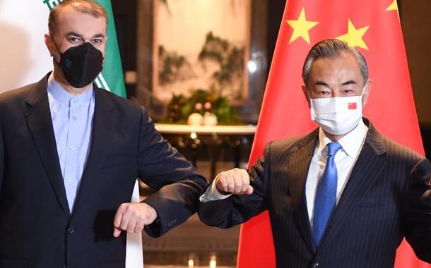 Hossein Amirabdollahian e Wang Yi