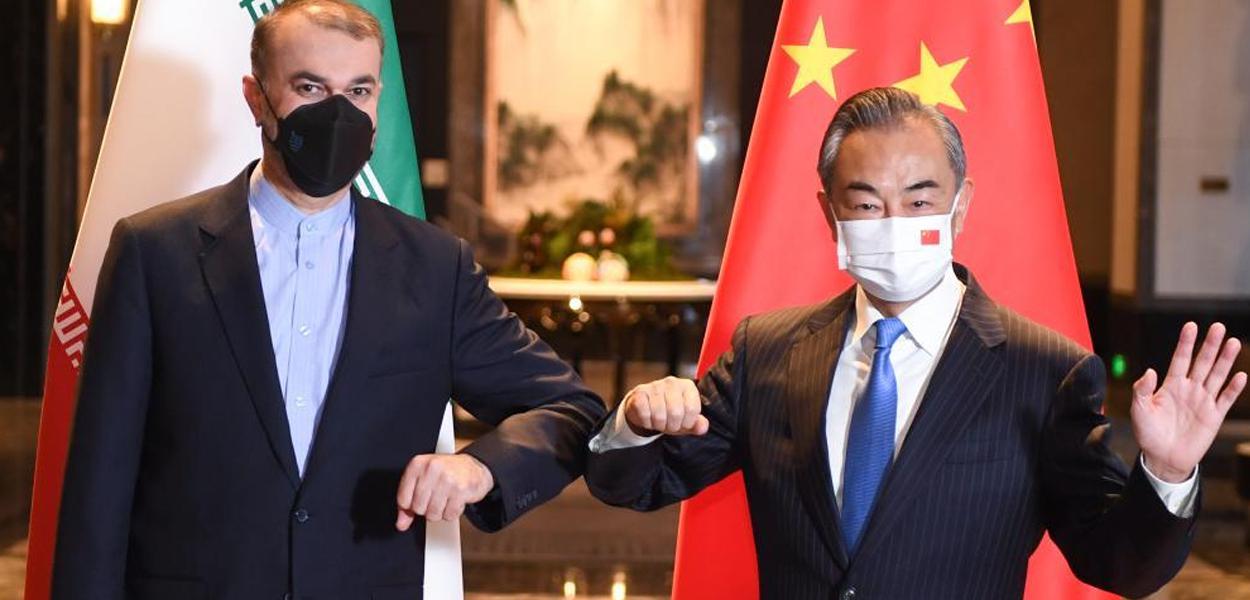 Hossein Amirabdollahian e Wang Yi