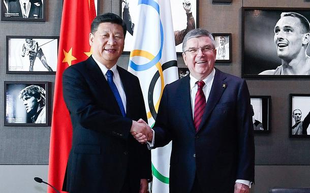 Xi Jinping e Tomas Bach