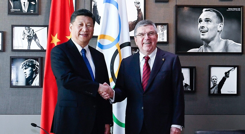 Xi Jinping e Tomas Bach