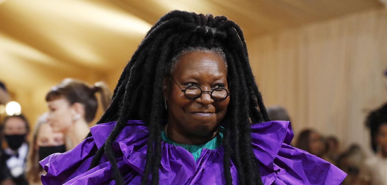 Atriz Whoopi Goldberg no Museu Metropolitano de Arte em Nova York