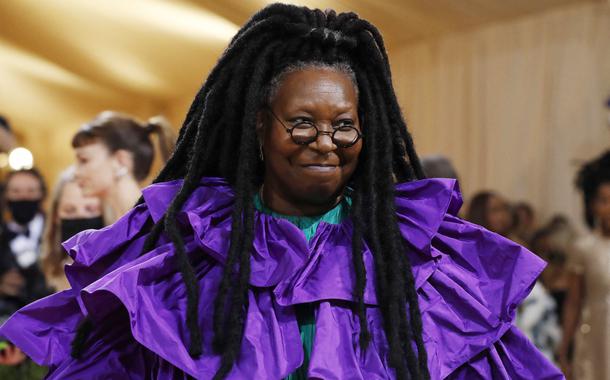 Atriz Whoopi Goldberg no Museu Metropolitano de Arte em Nova York