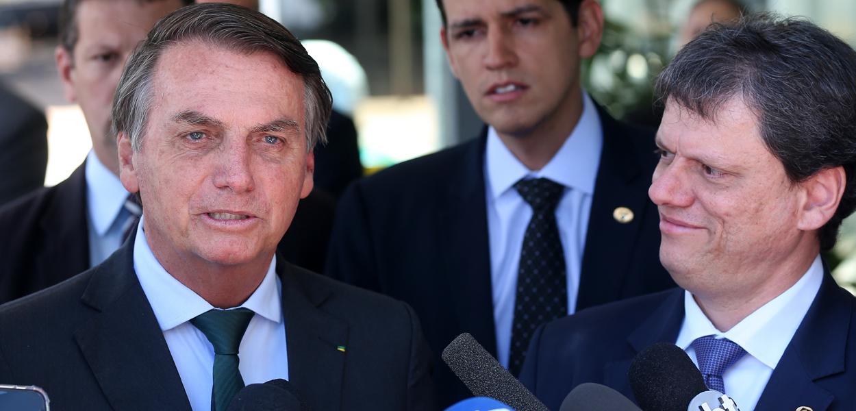 Jair Bolsonaro e  Tarcísio de Freitas