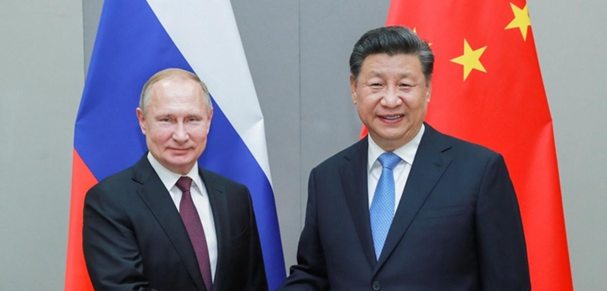 Presidentes Vladimir Putin e Xi Jinping