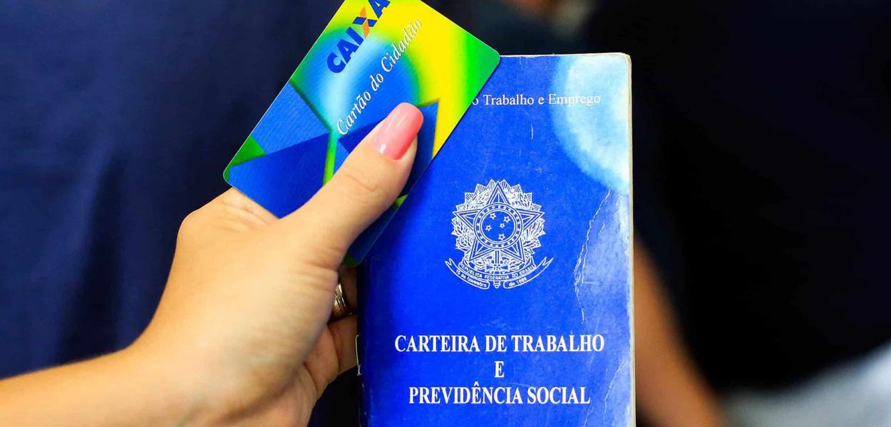 Mais de 1 milhão de beneficiários PIS/Pasep sacaram os valores disponíveis em suas contas entre novembro de 2015 a agosto de 2016; o número, divulgado nesta segunda-feira, é 69,9% maior que no mesmo período dos anos anteriores (novembro de 2014 a agosto de 2015) e é resultado de campanha de divulgação do Tesouro Nacional para retirada do benefício; o PIS é o Programa de Integração Social e o Pasep é o Programa de Formação do Patrimônio do Servidor Público