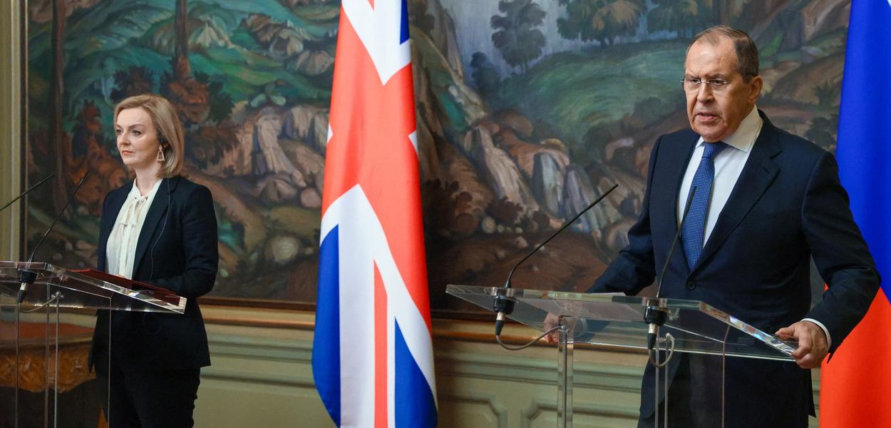 Liz Truss e Sergei Lavrov