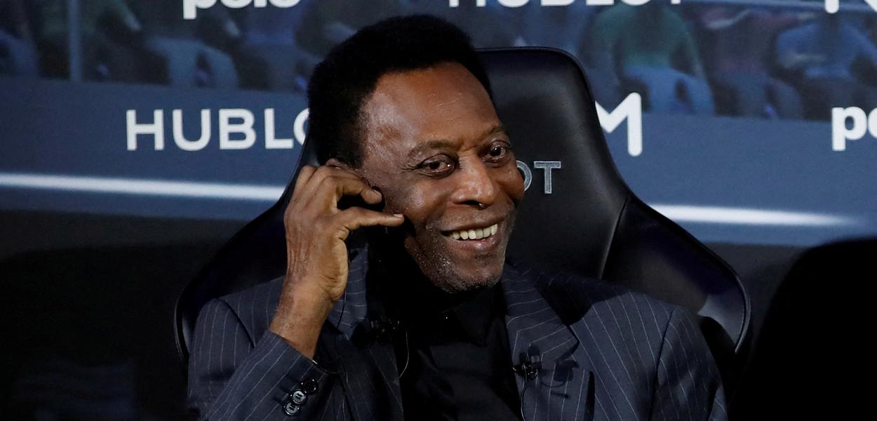 Pelé durante evento de patrocinador em Paris