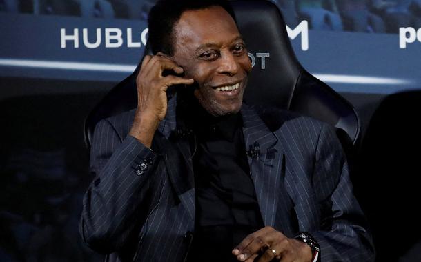 Pelé durante evento de patrocinador em Paris