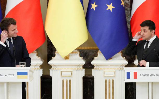 Presidentes Volodimir Zelensky (Ucrânia) e Emmanuel Macron