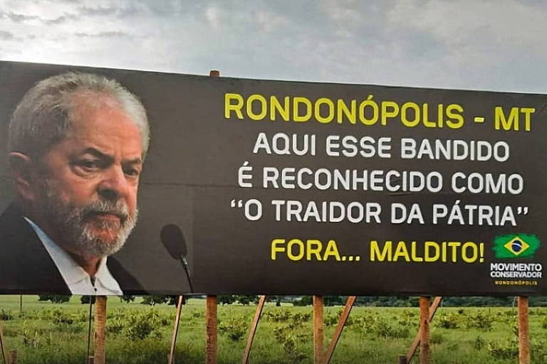 Outdoor de ruralistas contra Lula