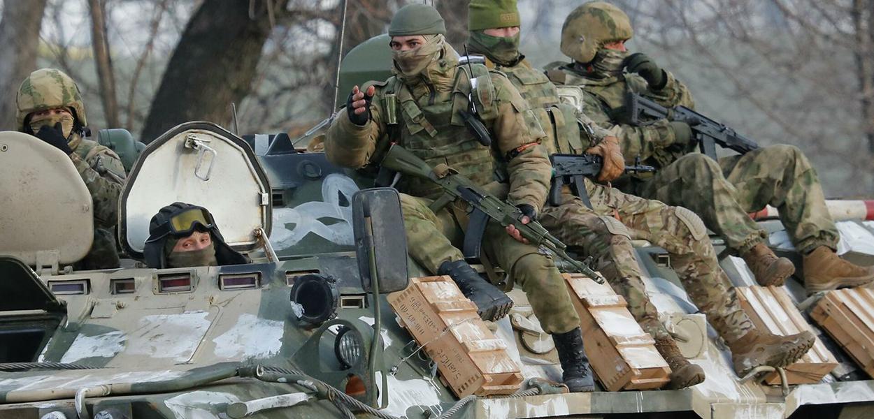 Tropas russas entrando em Melitopol