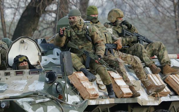 Tropas russas entrando em Melitopol