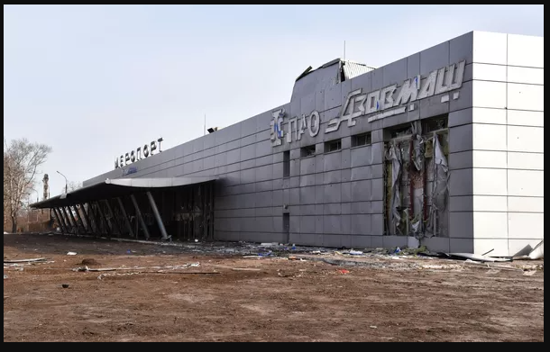 Panorama do terminal do Aeroporto de Mariupol libertado pela Milícia Popular da República de Donetsk e forças russas.