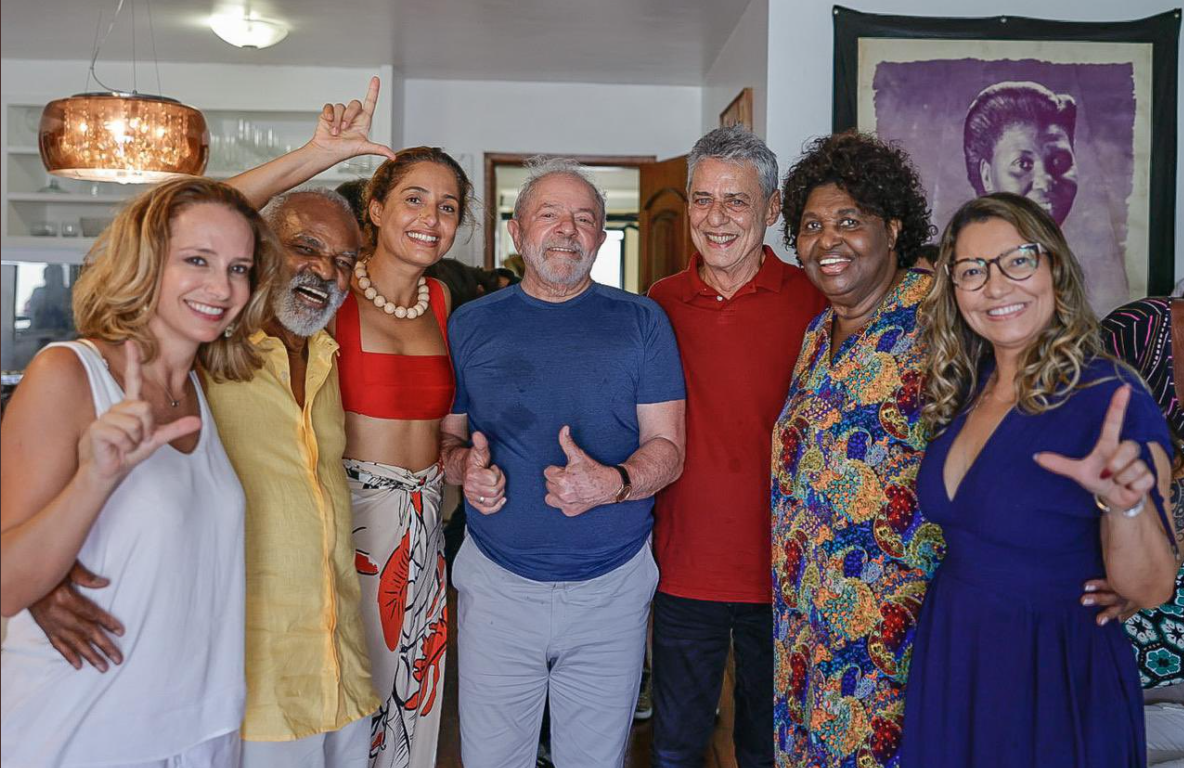 Carol Proner, Antonio e Camila Pitanga, Lula, Chico Buarque, Benedita da Silva e Janja