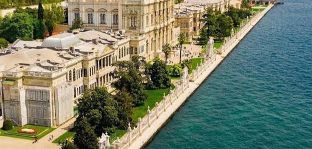 Conversações Rússia-Ucrânia se realizam na última residência dos sultões otomanos, em Istambul