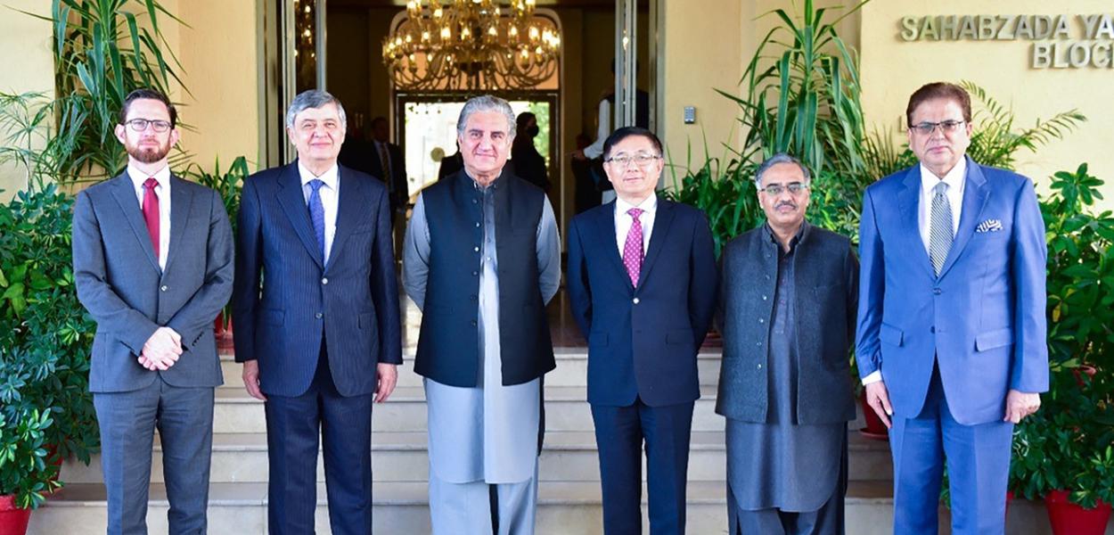 Vizinhos do Afeganistão se reúnem na China