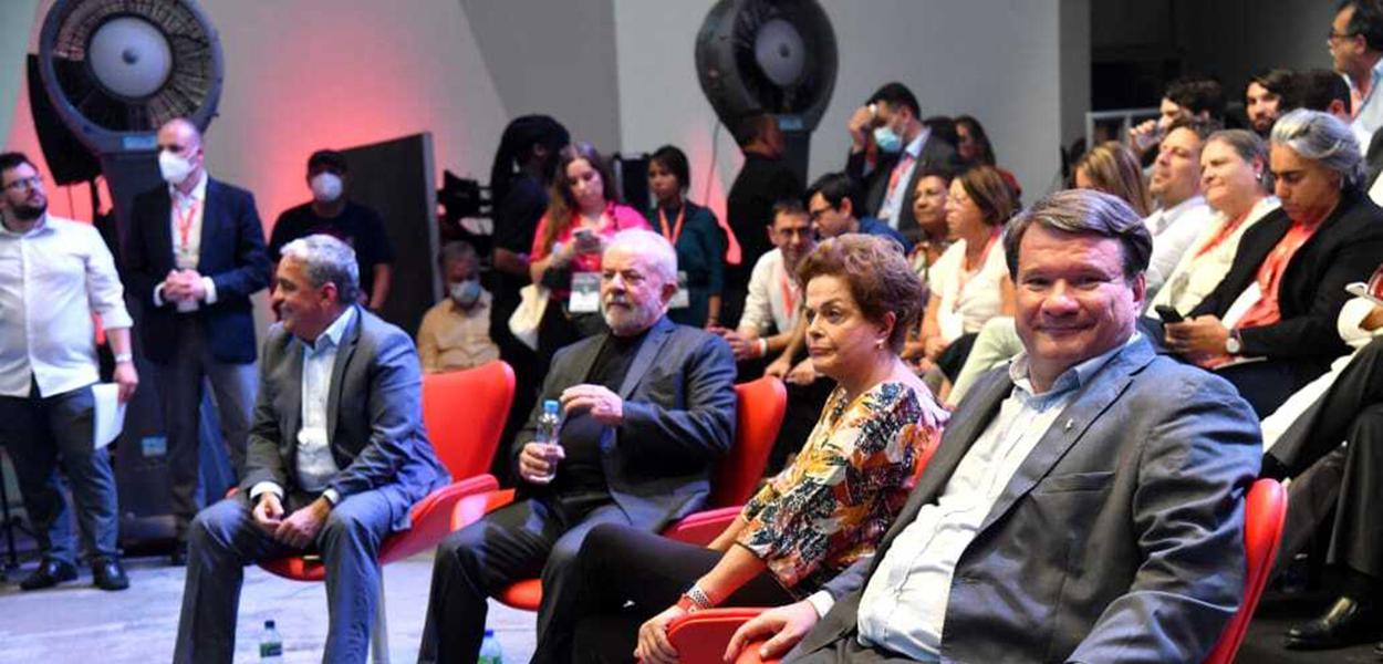 Reitor da UeRJ Ricardo Lodi (ao lado esquerdo de Dilma Rousseff)