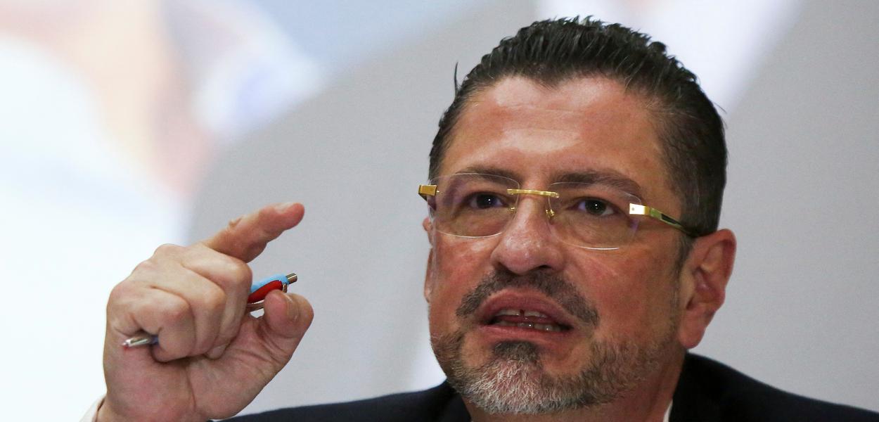 FILE PHOTO: Rodrigo Chaves, presidential candidate of the Social Democratic Progress Party (PPSD) REUTERS/Mayela Lopez/File Photo
