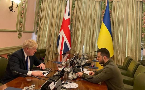 Boris Johnson e Volodymyr Zelensky