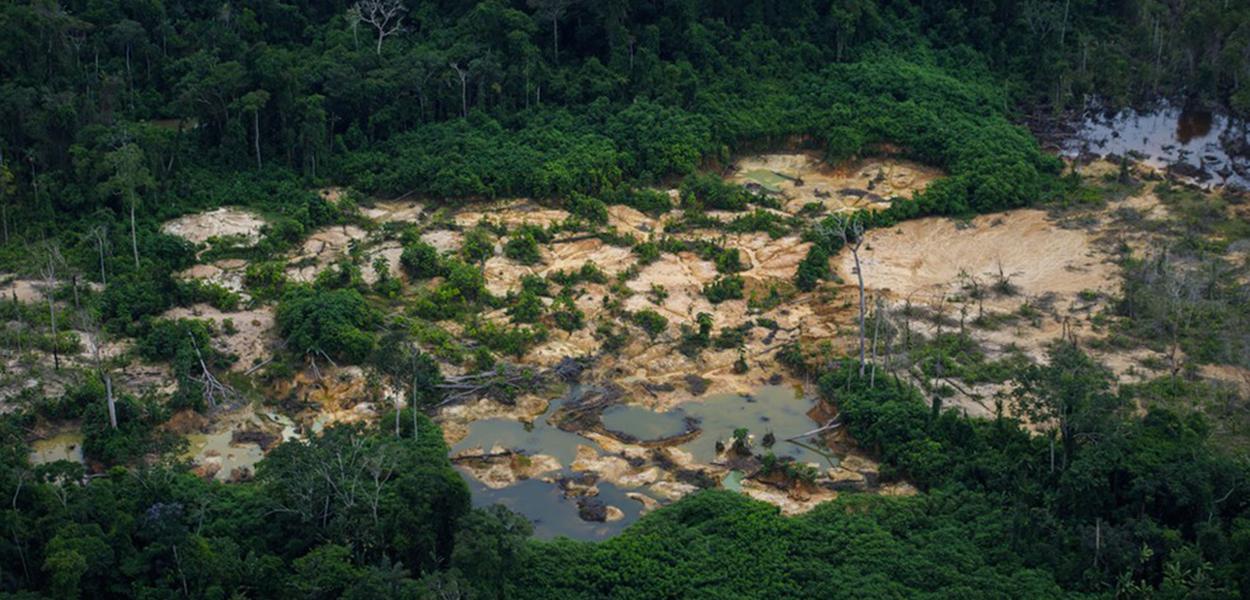 Garimpo na terra Yanomami, em Roraima