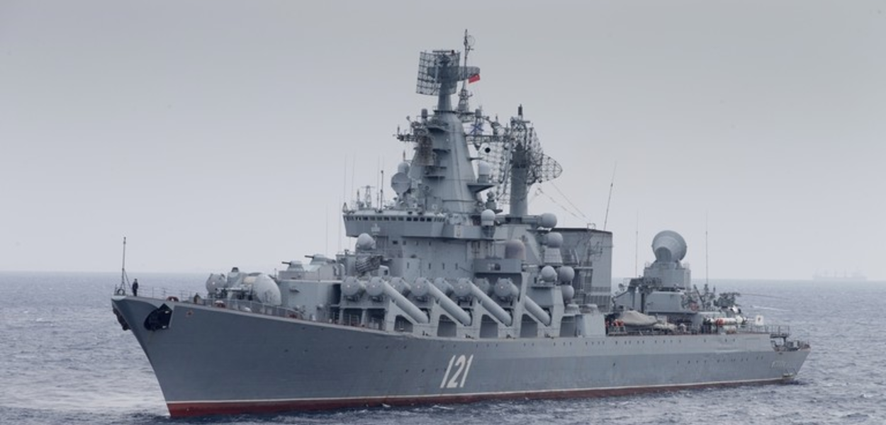 Cruzador de mísseis russo Moskva