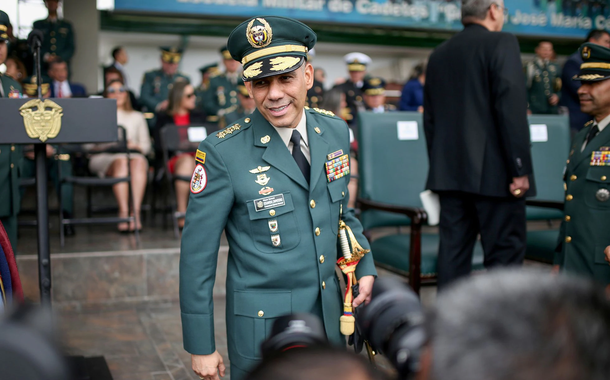 Comandante do exército colombiano, Eduardo Enrique Zapateiro