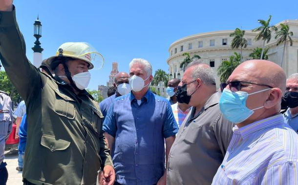 Presidente de Cuba, Miguel Díaz-Canel Bermúdez no local do acidente