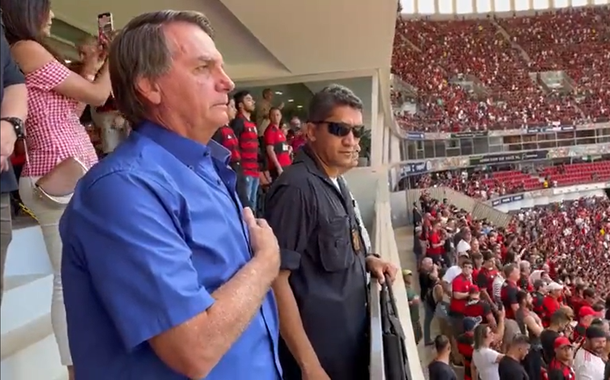 Bolsonaro assiste Flamengo x Botafogo no Mané Garrincha