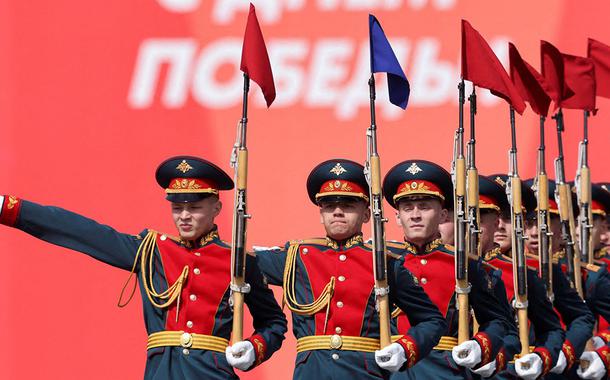 Desfile do Dia da Vitória na Praça Vermelha em Moscou