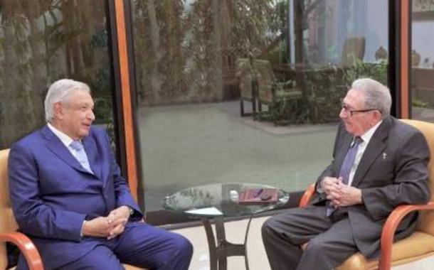 López Obrador e Raúl Castro