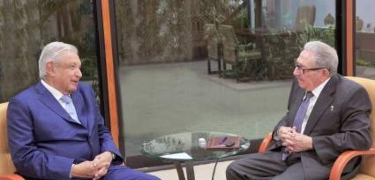 López Obrador e Raúl Castro