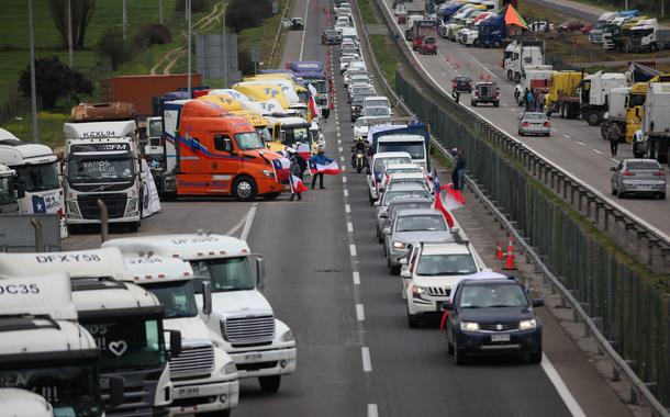 Protesto de caminhoneiros contra a violência no sul do Chile
